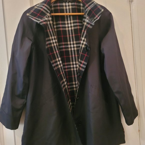 Woman's Madison Reversible Jacket Plaid or Solid Black - Picture 3 of 14